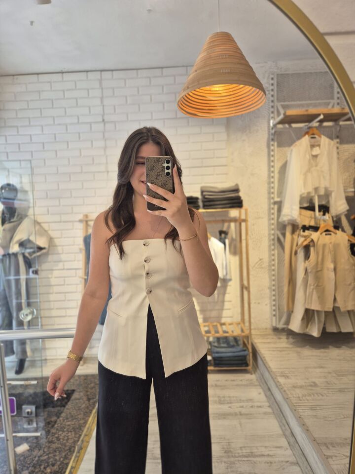 Düğme Detaylı Straplez Bluz