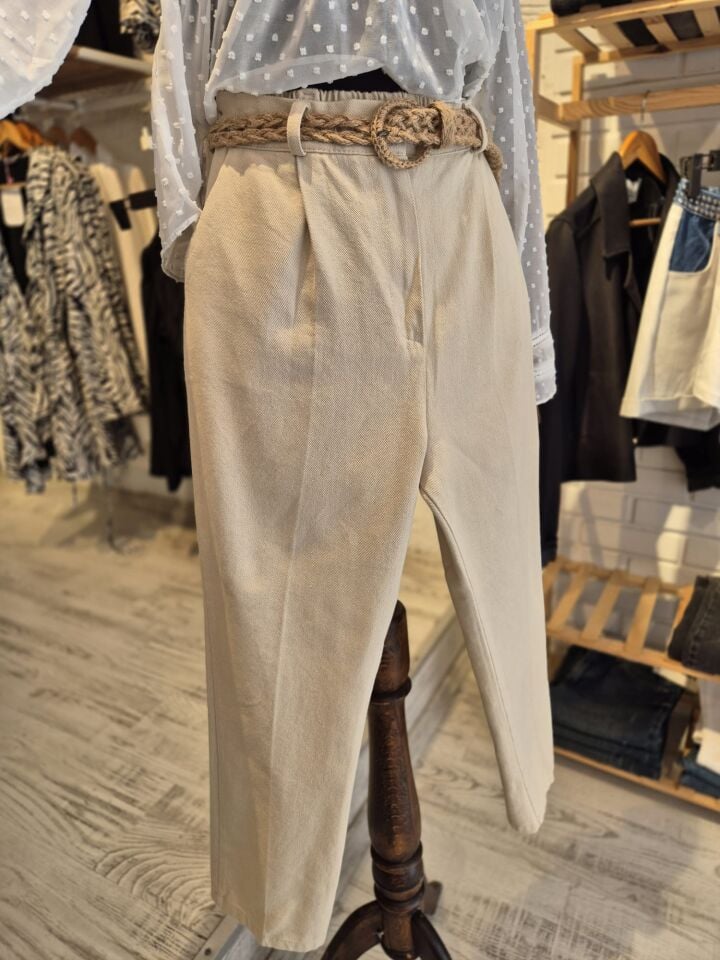 Kemerli Havuç Kesim Pantolon