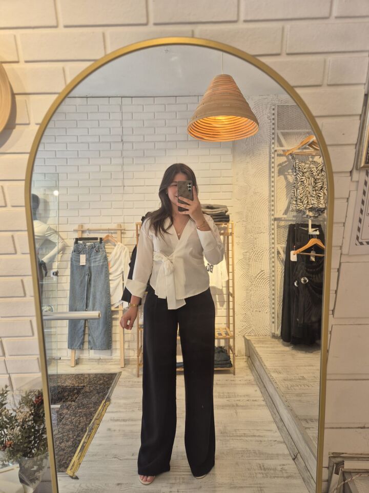 Poplin Kumaş Bağlama Detaylı Gömlek