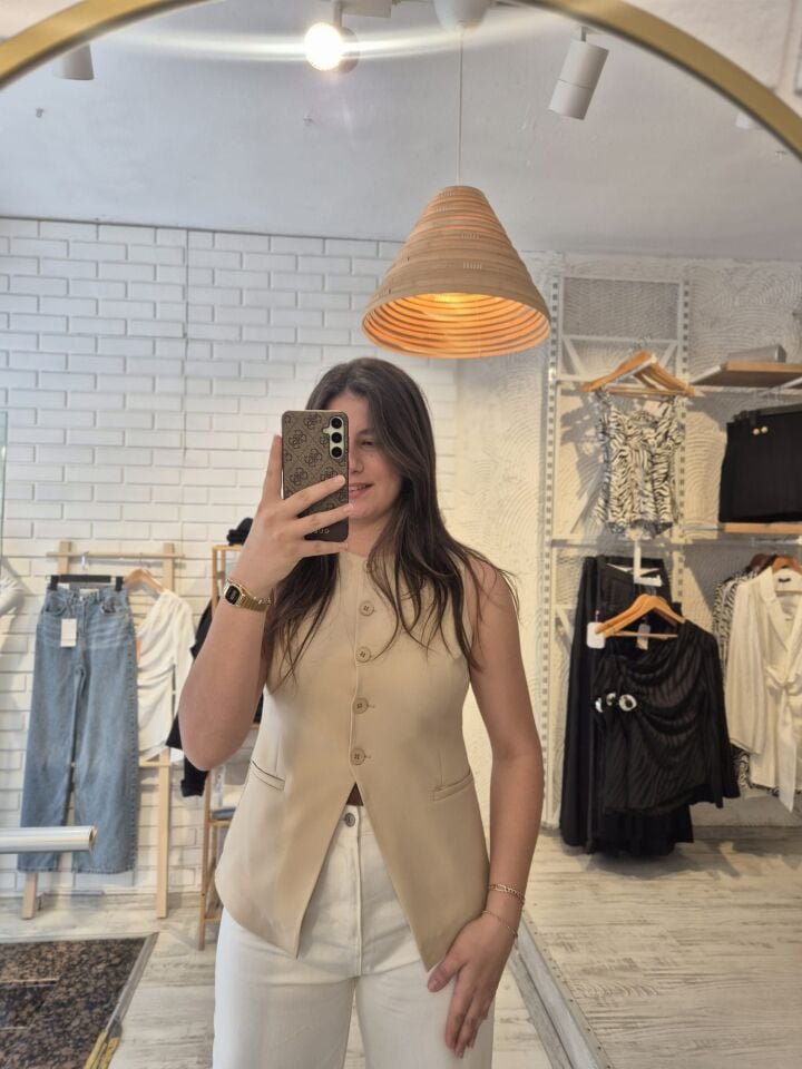 Düğmeli V Kesim Kolsuz Yelek