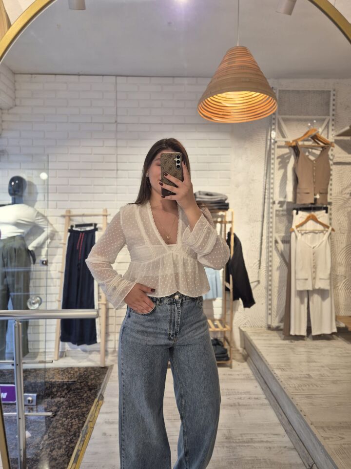 Beyaz Crop Bluz