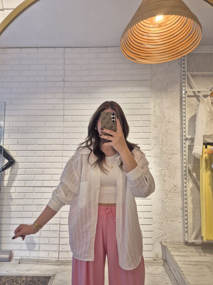 Oversize Beyaz Gömlek