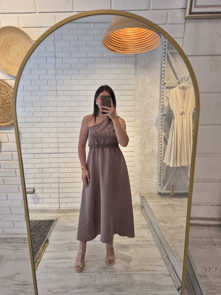 Tek Omuz Beli Lastikli Elbise