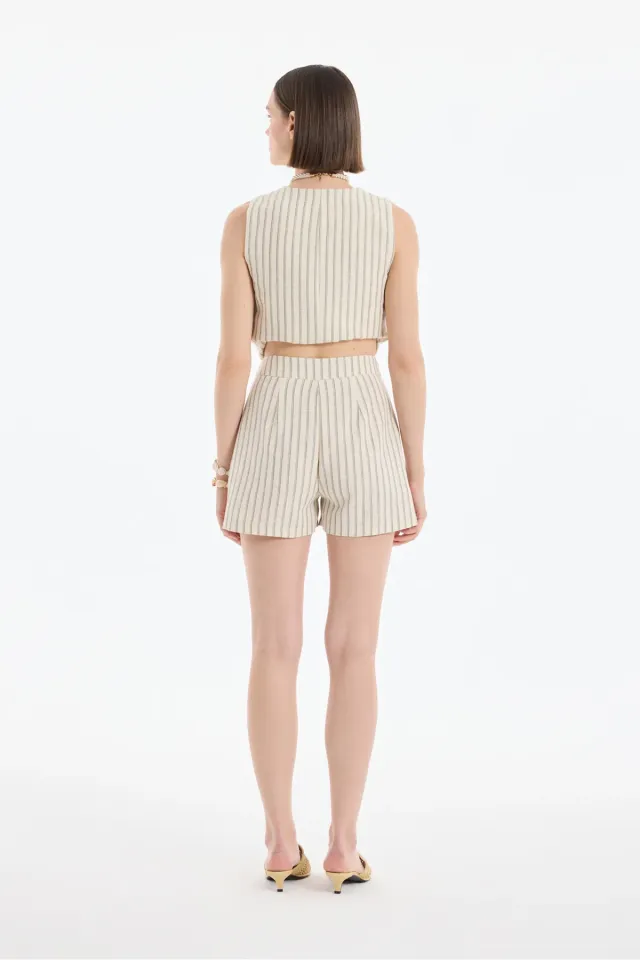 Pens Detaylı Çizgili Keten Mini Şort Bej